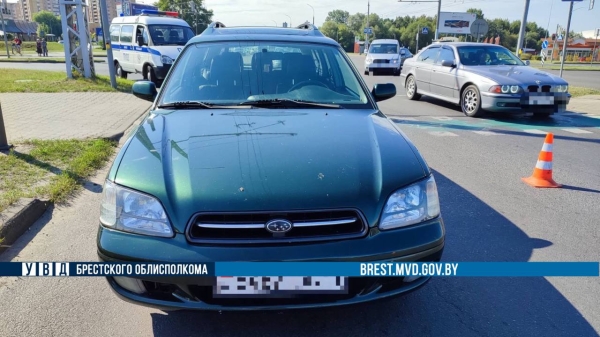 Ребенок на велосипеде попал под машину в Бресте