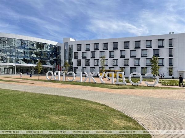 Самая большая в России школа построена с участием Беларуси Самая большая в России школа построена с участием Беларуси