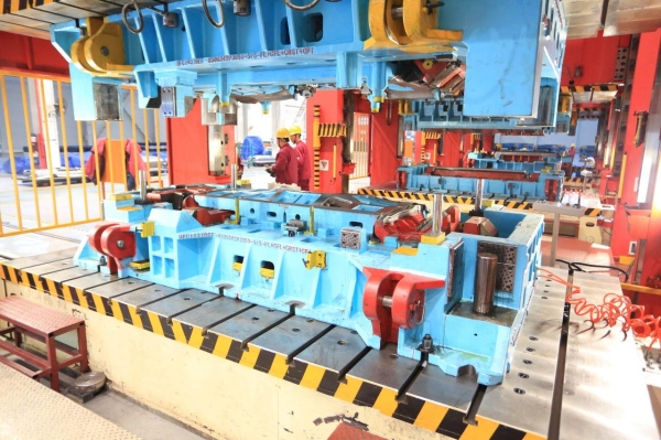 На это стоит посмотреть: вот как в Китае собирают пикапы для Беларуси