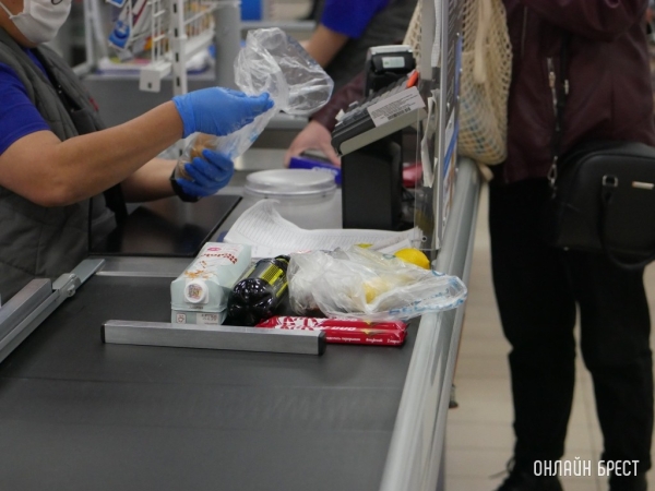 Сколько денег белорусы «проели» за год? Сумма внушительная