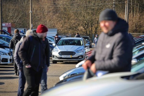 Тысячи россиян «попали» на деньги. Таможня требует доплату за уже купленные авто