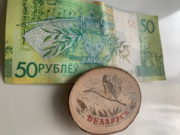 Белорусы чаще хранят свои сбережения в банках. Сколько в среднем составляет сумма депозита одного вкладчика?