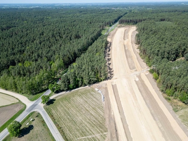 Поляки показали строительство дороги в сторону Беларуси с квадрокоптера