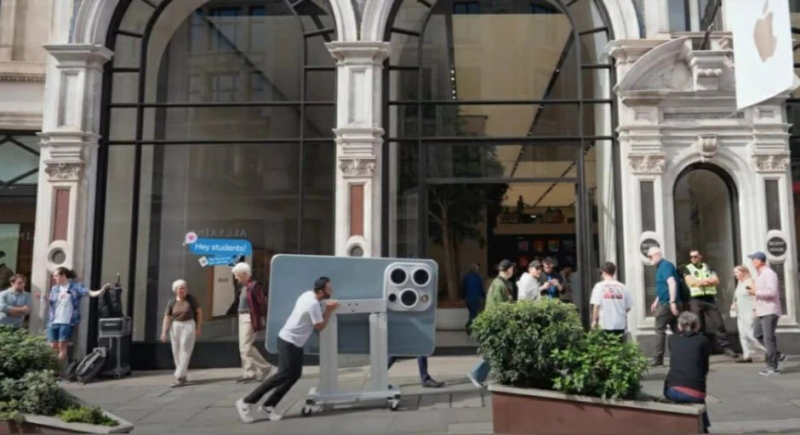 Сколько весит гигантский iPhone, который попал в книгу рекордов Гиннеса Сколько весит гигантский iPhone, который попал в книгу рекордов Гиннеса