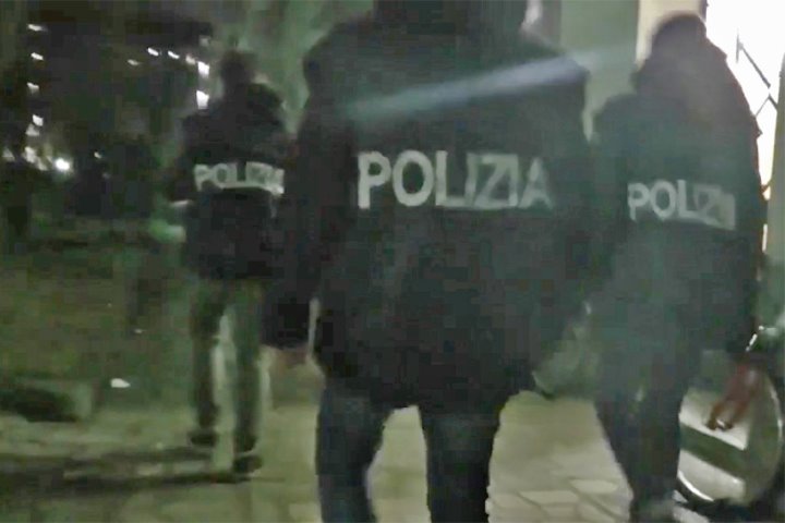 В Милане у белоруса отобрали на улице дорогие часы В Милане у белоруса отобрали на улице дорогие часы